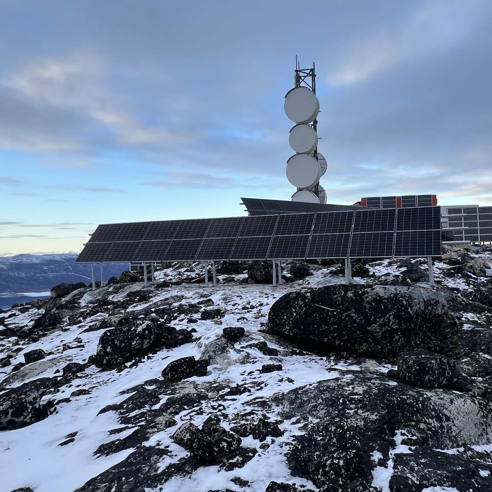 Sistema fotovoltaico Ilulissat Groenlandia – PV Modulo WST-370MGL, GEMINI