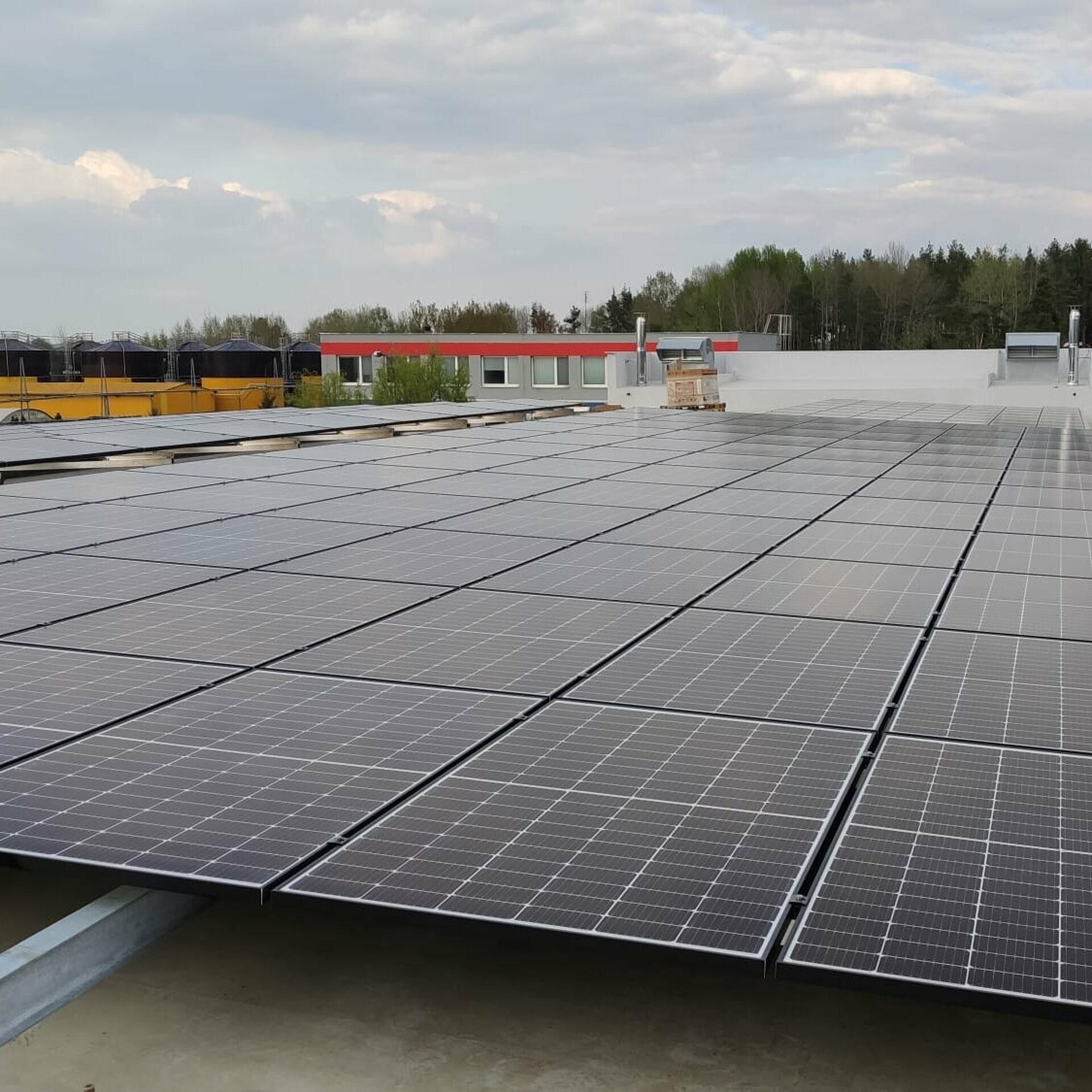 Sistema fotovoltaico Dobronín Repubblica Ceca – PV Modulo WST-375MGL