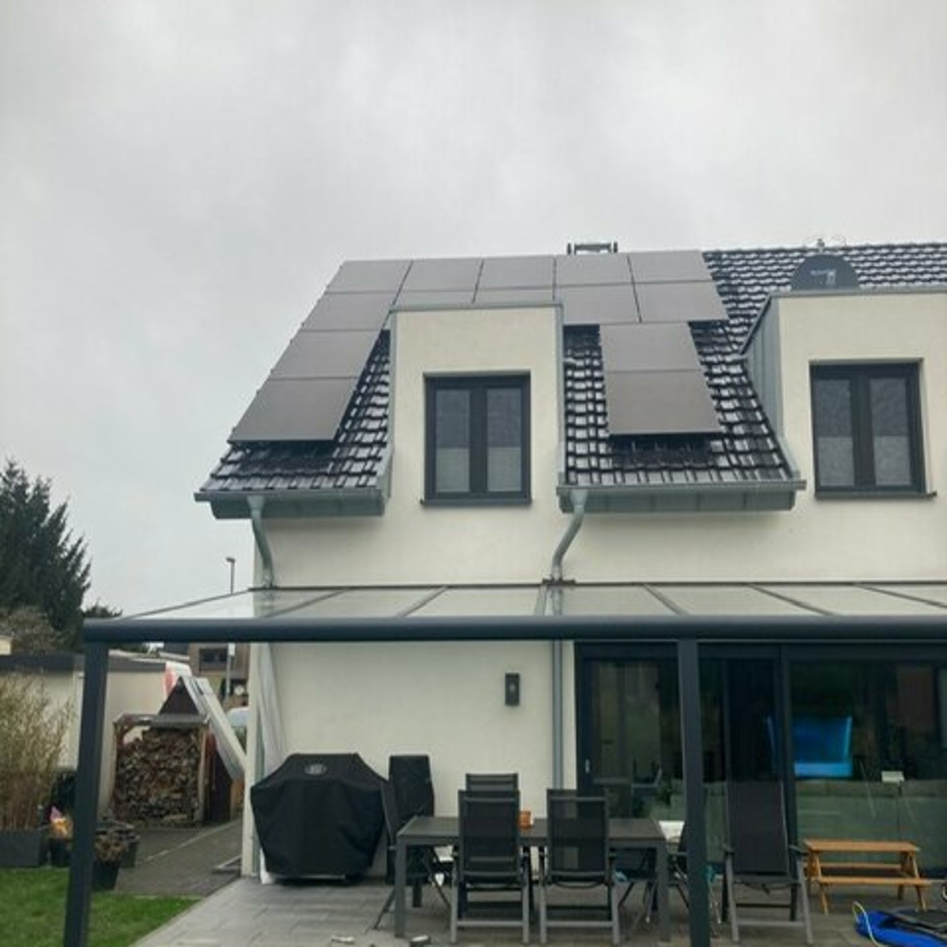 Sistema fotovoltaico Jüchen Germania – PV Modulo WST-400MGX