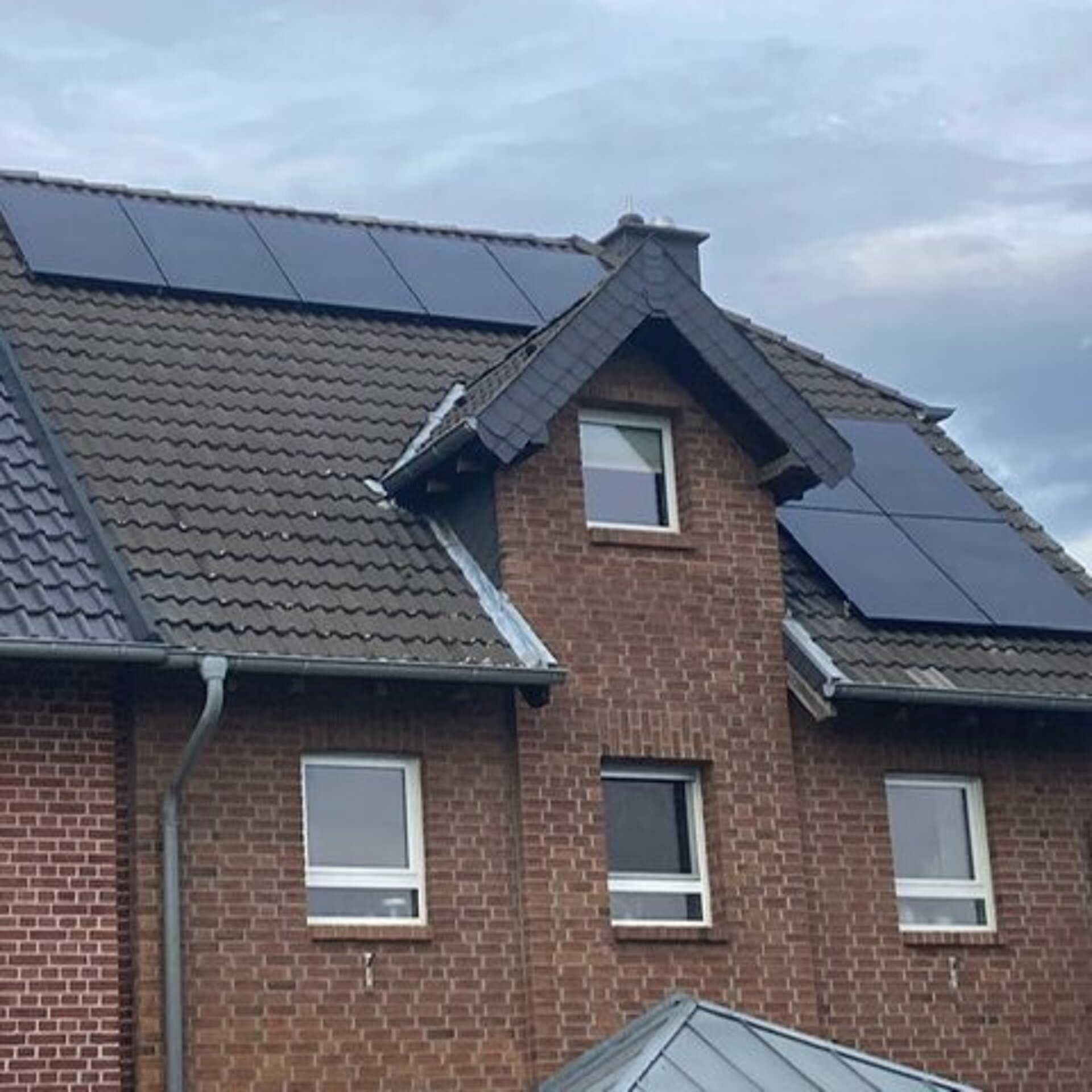 Sistema fotovoltaico Rommerskirchen Germania – PV Modulo WST-400MGX